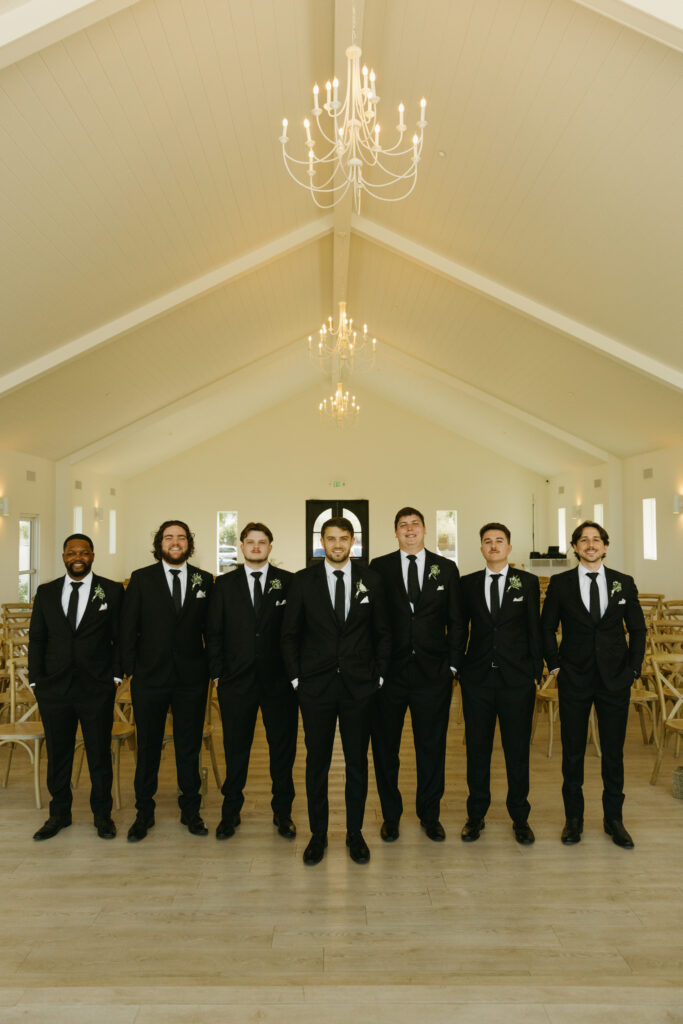 groomsmen photos