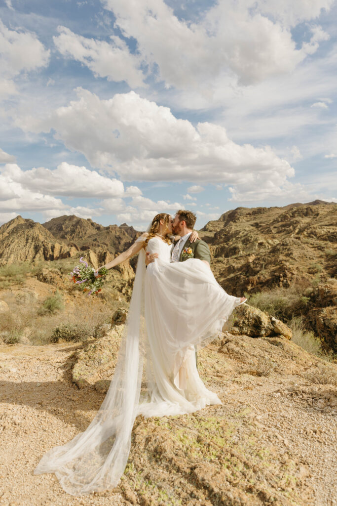 dolly steamboat wedding canyon lake arizona