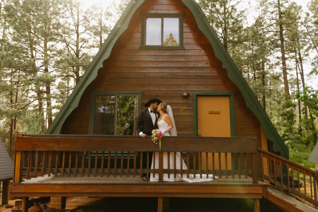 Cozy cabin wedding venue in Pine Arizona