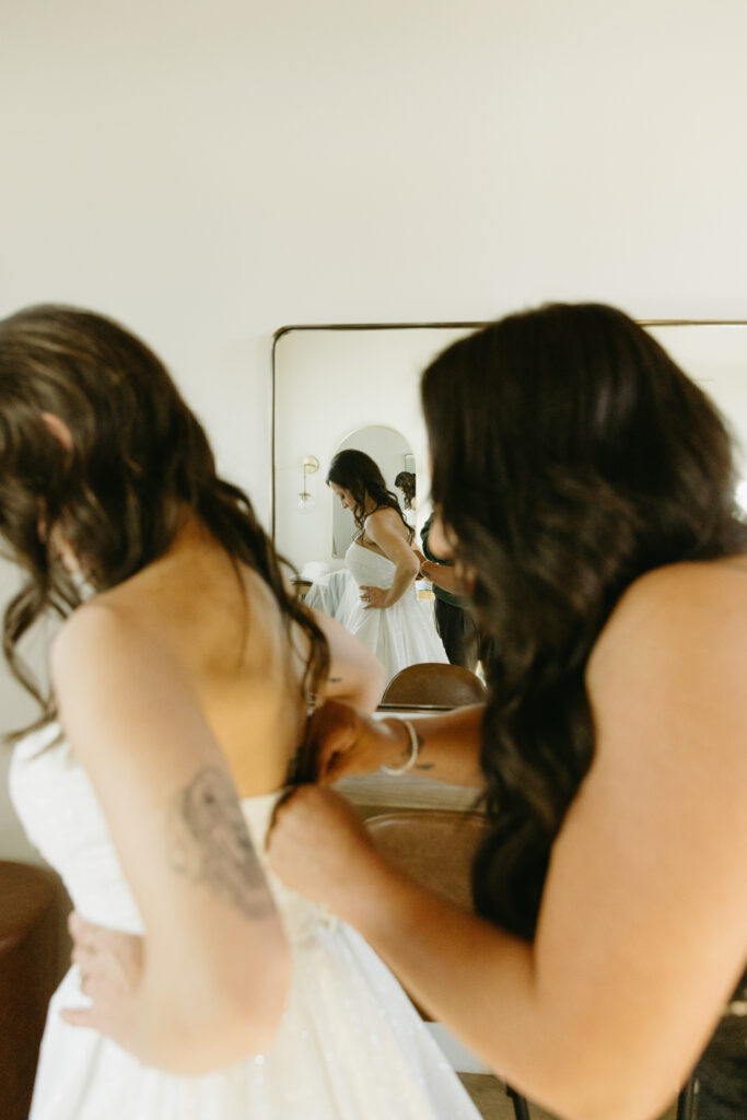 bride getting ready for her wedding in arizona