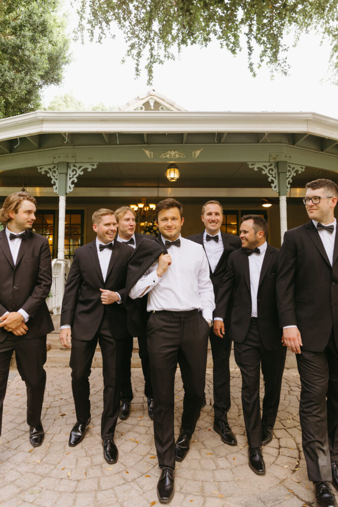 editorial groomsman photos 