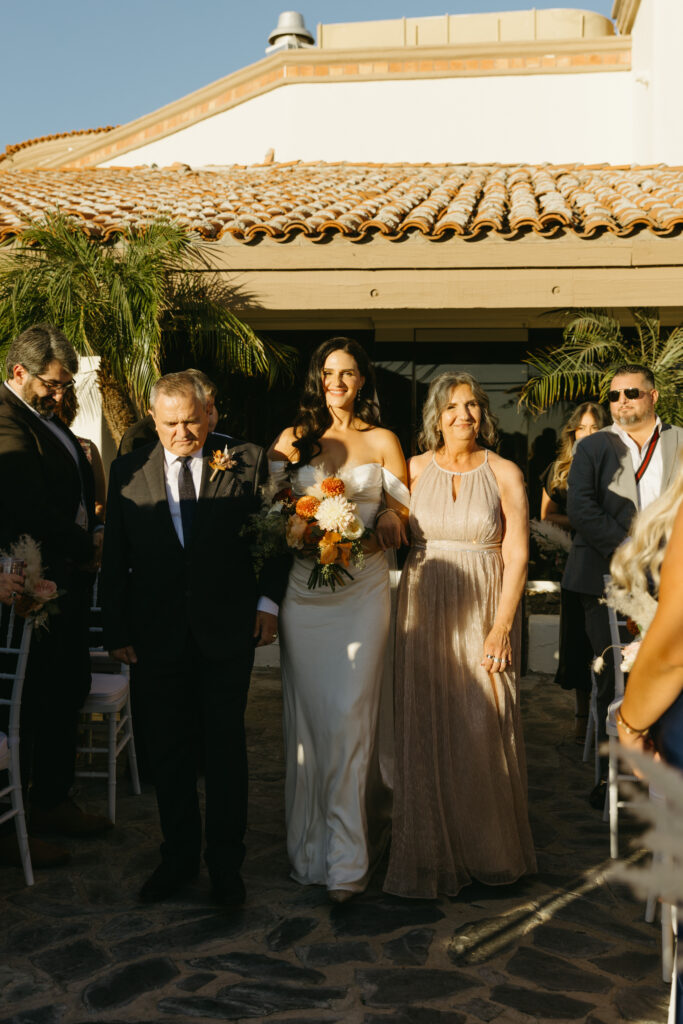 Outdoor wedding ceremony overlooking the Phoenix mountains at Different Pointe of View.