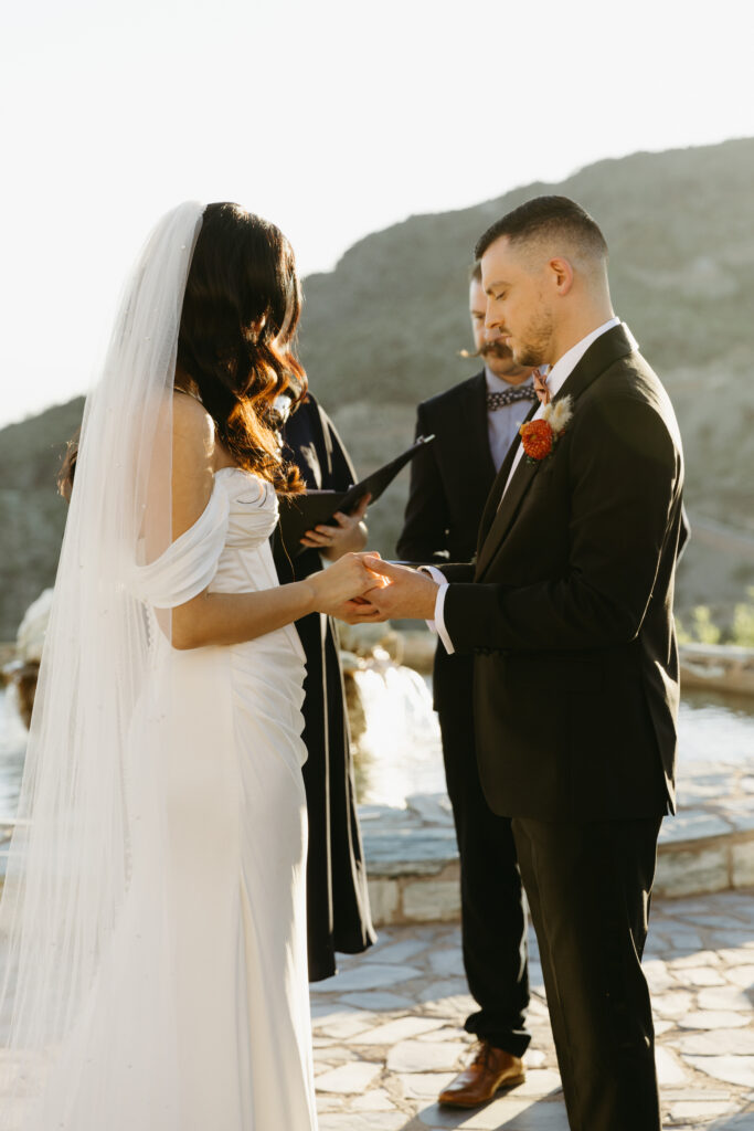 Outdoor wedding ceremony overlooking the Phoenix mountains at Different Pointe of View.